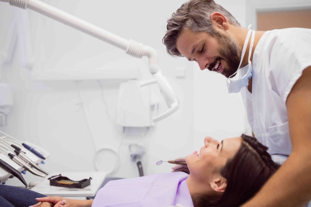 Cosa non mangiare dopo la pulizia dei denti: tutto quello che devi sapere 1 Cosa non mangiare dopo la pulizia dei denti
